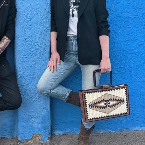 Meet your Posher, Alice - Picture 3 of 4